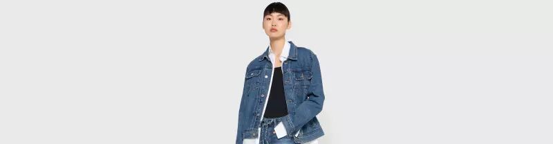 Looks denim tendance pour femme