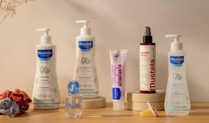 Mustela