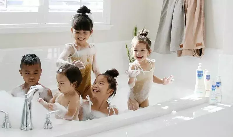 Mustela